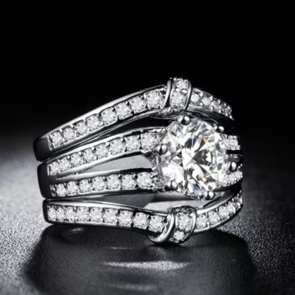 New ❤️ sterling silver white halo diamonds rings